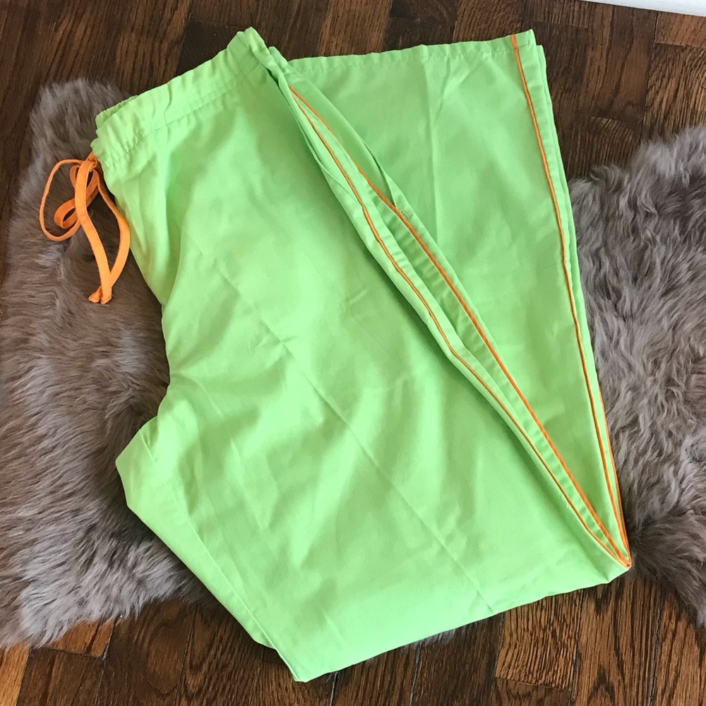 Simply Basic Lucky Lime Scrub Pants Small